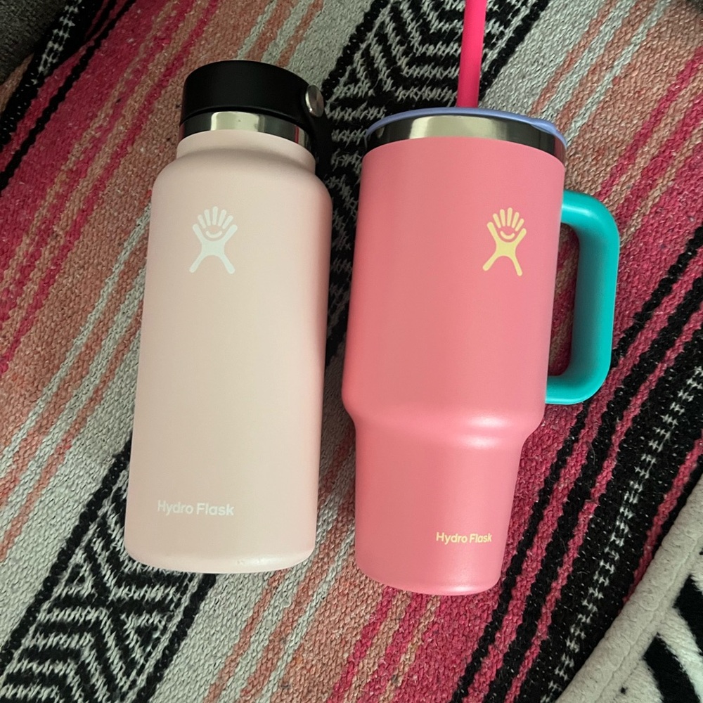 Hydro Flask Pink and Light Pink Set